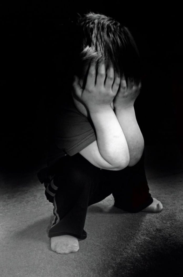 Smutny chłopiec Smutny chłopiec